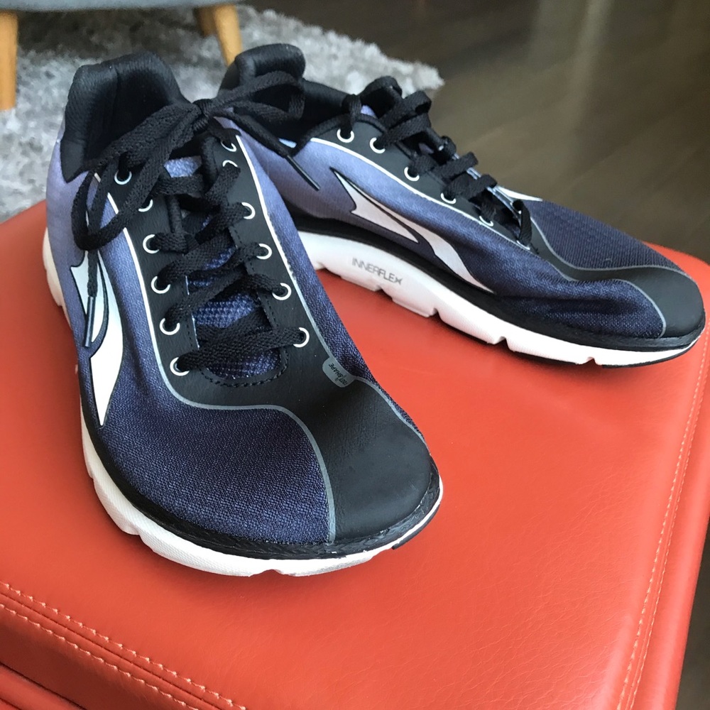 Altra Innerflex tennis shoes